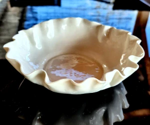 Exkluzívna autorská porcelánová misa – „biele zlato“ v čistej organickej forme