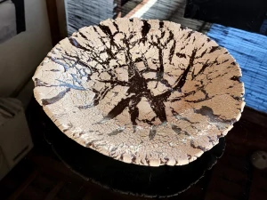 Exkluzívna keramická misa z kameniny – jedinečný dialóg prírody a ohňa - Priemer 35 cm | Výška 6 cm