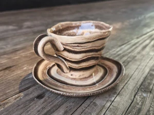 Keramická šálka na kávu espresso - lungo - ristretto 100 ml – Unikát! - béžovo-hnedá ručná výroba – modelovaná