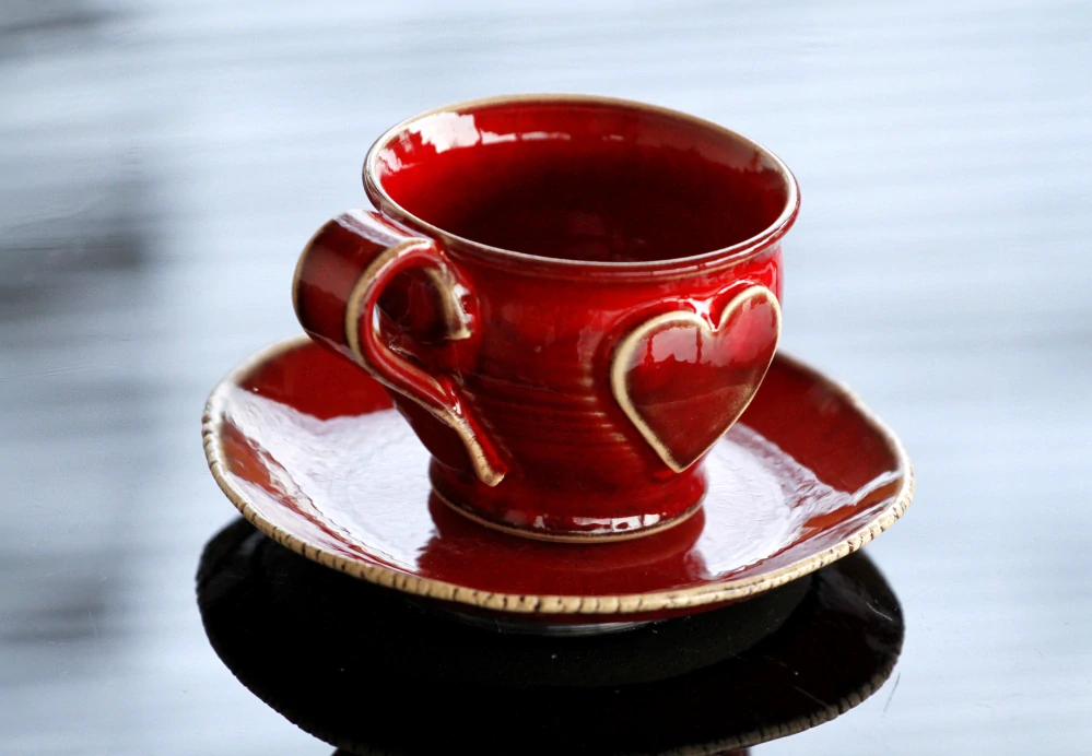 Keramická šálka na kávu espresso - lungo - ristretto so srdiečkom - 100 ml - červená - ručná výroba