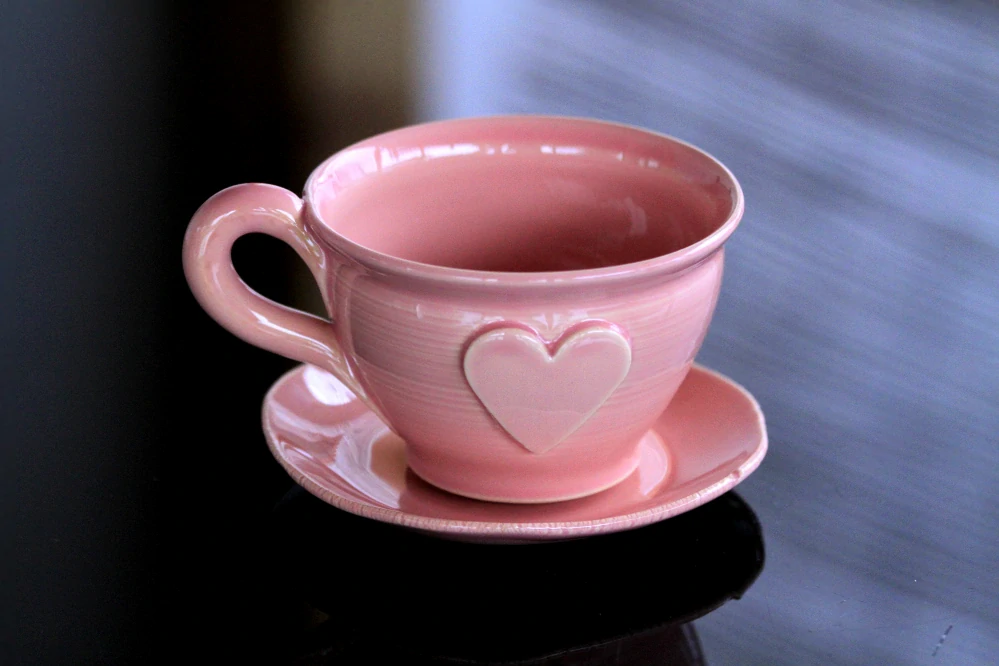 Keramická šálka - hrnček na kávu - cappuccino - čaj so srdiečkom - 200 ml - ružová - ručná výroba